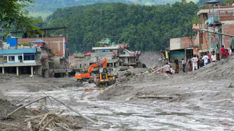 Nepal'de buzul felaketi: Can kaybı artıyor, 1300'den fazla kişi kayıp