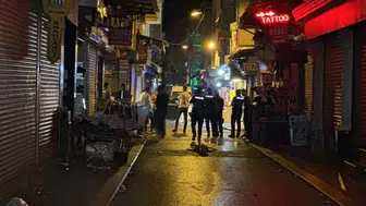 Fatih'te komşu esnafın gerilimi kanlı bitti: Bir ölü, bir yaralı