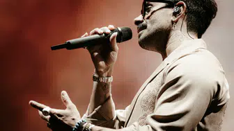 Gökhan Türkmen İzmir Kültürpark Açıkhava’da konser verdi