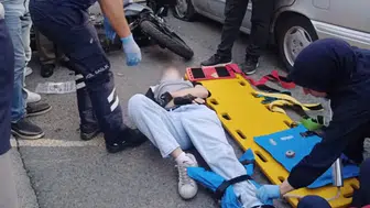 İlkadım'da korku dolu anlar: Otomobil takla attı, genç yaralandı