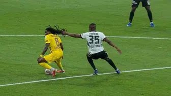 Beşiktaş - Eyüpspor maçına damga vuran an: Saç çekme pozisyonu ve kural gerçeği