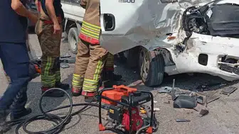 Hatay'da tır ile kamyonet çarpıştı: 3 kişi yaralandı