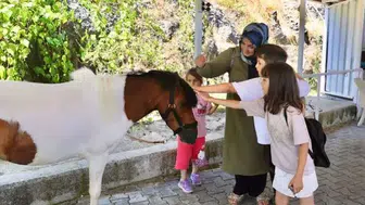 Atlarla kurulan bağ çocuklara yeni deneyimler kazandırıyor