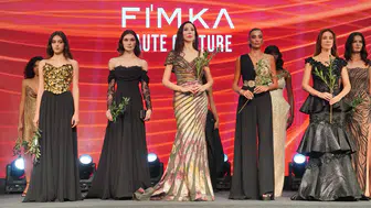 İstanbul Fashion Connection 2026 açılışında podyumda zeytin dalıyla barış mesajı verildi