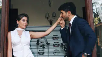 Sıla Türkoğlu ve Ata Ayyıldız evliliğe ilk adımı attı: Nişan yüzükleri takıldı