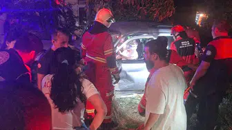 Datça'da korkutan kaza: Araçta sıkışan kişiyi itfaiye kurtardı