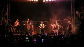 Adamlar yaz turnesinde festivalden festivale koşuyor