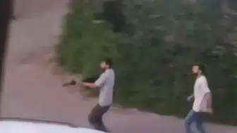 Şanlıurfa’da mahalle savaş alanına döndü: Husumetli ailelerin çatışmasında 3 yaralı!
