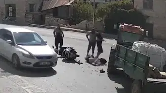 Mersin'de traktör ile motosiklet çarpıştı: 1 yaralı