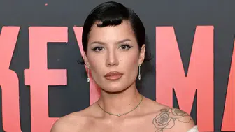 Halsey oğluna ne yazdı? Yine Türkçe mi paylaştı, Halsey’nin oğlu Lego ile ne yaptı?