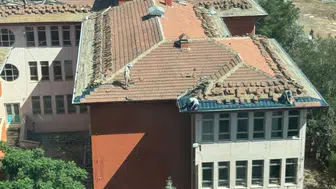 İş güvenliği yine kağıt üstünde kaldı: Çatıda tehlikeli onarım!