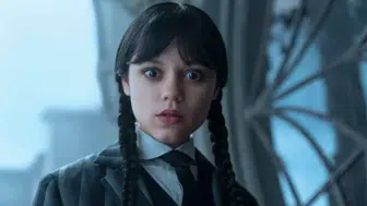 Sadece 1 yılda bambaşka biri oldu: İşte Jenna Ortega’nın çok konuşulan son hali!