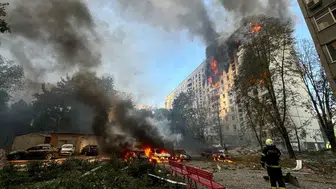 Rusya, cephe hattında gemi ve yerleşim yerlerini hedef almaya devam ediyor