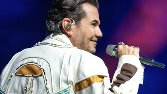 Kenan Doğulu Harbiye'de biletleri 20 dakikada tükenen konserde sahne aldı