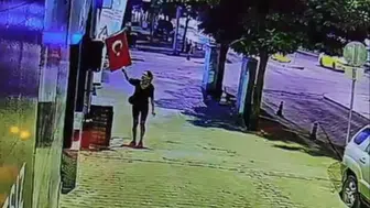 Muğla'da tepki çeken eylem cezasız kalmadı: Çakmakla bayrağı yakan zanlı tutuklandı