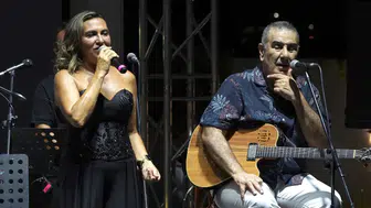 Eda ve Metin Özülkü Bodrum'da müzik ziyafeti sundu