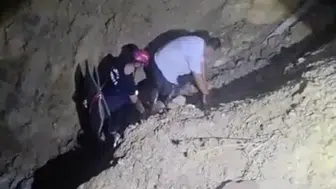 Adana'da şişme botla açıldılar: Çayda mahsur kalan 2 kişi böyle kurtarıldı