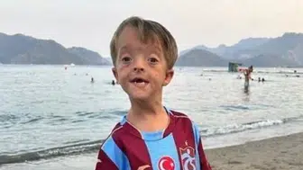 Minik taraftar Isaac, Trabzon'da muhacir yıldızı Salah ile buluştu