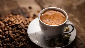 Aç karnına kahve içmek faydalı mı, zararlı mı, mideye etkisi ne, ne zaman içilmeli?