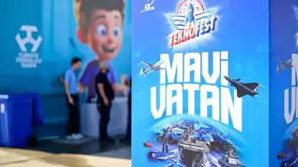Teknofest Mavi Vatan kapılarını açtı: Gölcük'te tarihi gövde gösterisi