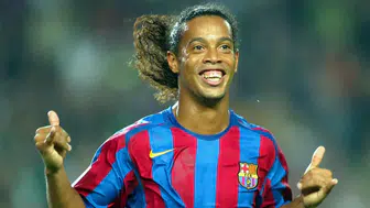 Efsane isim kramponlarını yeniden giyiyor: Ronaldinho’nun yeni adresi herkesi şaşırttı