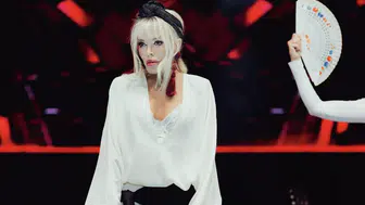 Ajda Pekkan Çeşme Açıkhava Tiyatrosu'nda konser verdi