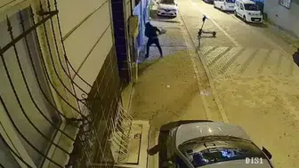 Esenyurt'ta eski sevgili kabusu: Mahalleliyi uykusuz bırakan dehşet anları kamerada