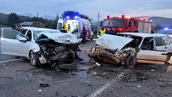İki otomobilin çarpıştığı kazada bir kişi yaşamını yitirdi