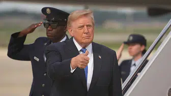 ABD Darphanesi'nden tarihi hamle: 250. yıla özel Trump figürlü 1 dolar