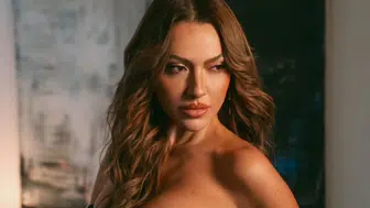 Hadise Bursa konserinde ne yaptı? Sahneden indi mi, engelli hayranını öptü mü, şarkıyı neden kesti, nerede sahne aldı?