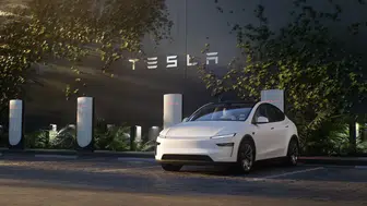 Elektrikli otomobil devinden şehir içi servis dönemi: Forum İstanbul Tesla Center açıldı