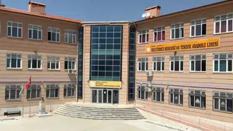 İnci Üzmez Mesleki ve Teknik Anadolu Lisesi nerede, kurucusu kim, Niyazi Üzmez kimdir ve ne iş yapar?