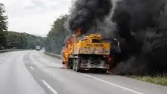 Bursa'da iş makinesi yangını: Trafik bir süre kontrollü sağlandı