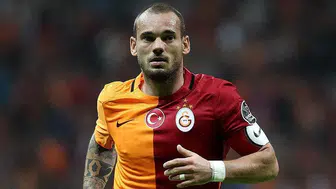 Galatasaray'ın efsanesi Wesley Sneijder kariyer madalyalarını açık artırmayla sattı