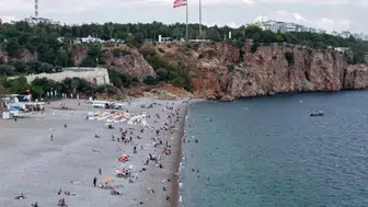 Antalya'da ezber bozan eylül: Deniz suyu havadan daha sıcak ölçüldü