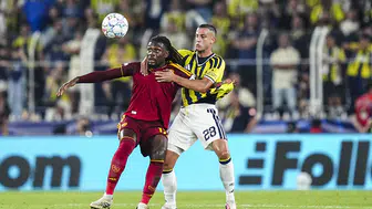 Fenerbahçe'de Roma maçında zorunlu değişiklik: Bartuğ Elmaz sakatlık kurbanı oldu!