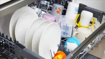 Bulaşık makineniz kötü mü kokuyor? Yıllardır doğru sanılan o alışkanlık katili çıktı!