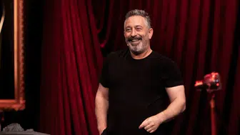 Cem Yılmaz’dan müjdeli haber: Bastonu attı, oğluyla alışverişe çıktı!