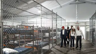 ABD'de 'Timsah Alcatraz' skandalı: Göçmenleri küçük metal kafeslere koymuşlar