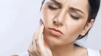 Sabahları yüz şişliği neden olur, hangi hastalıkların belirtisi olabilir, göz çevresi şişliği neden olur, ne zaman doktora gidilmeli?