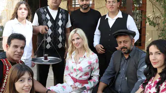 Mustafa Uğur ve Wilma Elles Rafıklar dizisinde bir araya geliyor