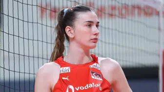 Eczacıbaşı pasörü Dilay Özdemir kimdir, kaç yaşında ve nereli? Hangi takımlarda oynadı, mevkiisi ne?