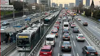 İstanbul’da sabah alarmı! Yağmurla birlikte trafik kilitlendi