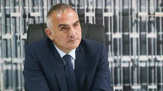 Bakan Ersoy'dan Avrupa şampiyonu olan Filenin Sultanları'na tebrik
