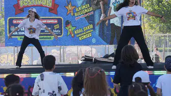Kral Şakir Şehre Dönüş Festivali 2 bin kitap imzası ve gösterilerle sona erdi