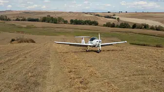 Hezarfen'den havalanan uçak Tekirdağ'da tarlaya acil iniş yaptı
