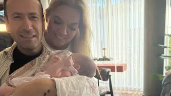 Demet Akalın ve Özgür Aras, Berkay’ın yeni doğan bebeği Mihre'yi ziyaret etti