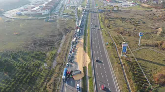 Anadolu Otoyolu'nda kaza: Ankara yönü trafiğe kapandı
