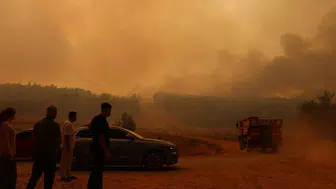 Antalya'da kabus sürüyor: Rüzgarın sürüklediği yangına dev hava operasyonu
