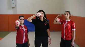 Dünya şampiyonunun öğrencileri gözünü Avrupa kupasına dikti